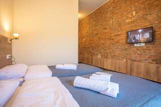 Отель Hotel Green Town Кутаиси Двухместный номер с 1 кроватью или 2 отдельными кроватями, вид на горы-4