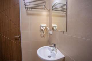 Отель Hotel Green Town Кутаиси Номер с кроватью размера «king-size» и балконом-1